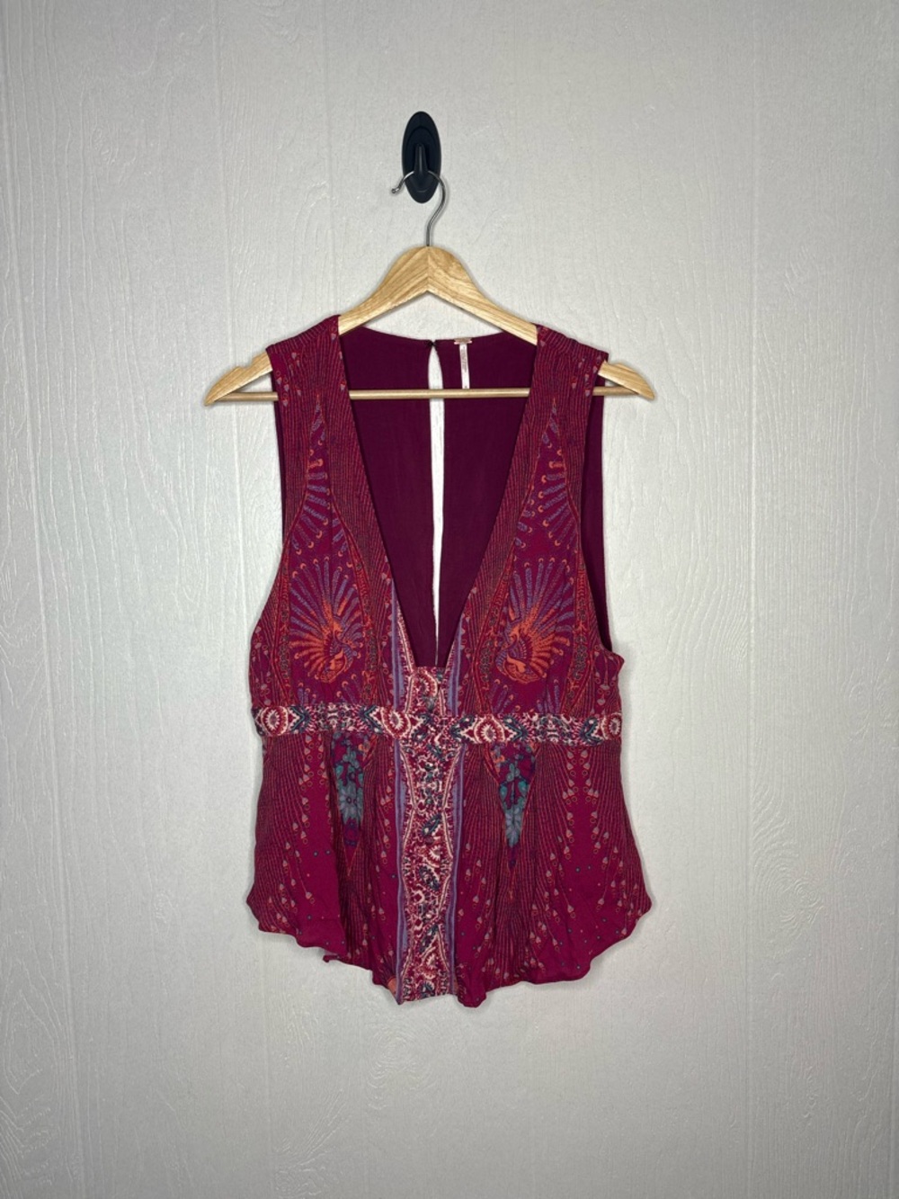 Free People the siren sleeveless low neck top size medium - Picture 2 of 9